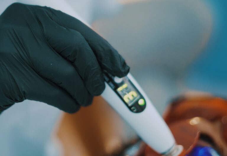 Dentist using a light-based dental device